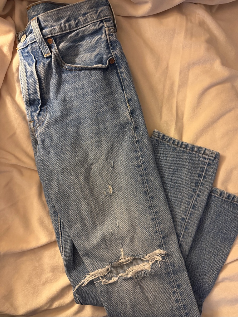 Women’s Light Blue Distressed Levi’s Straight-Leg Skinny 501 S Jeans